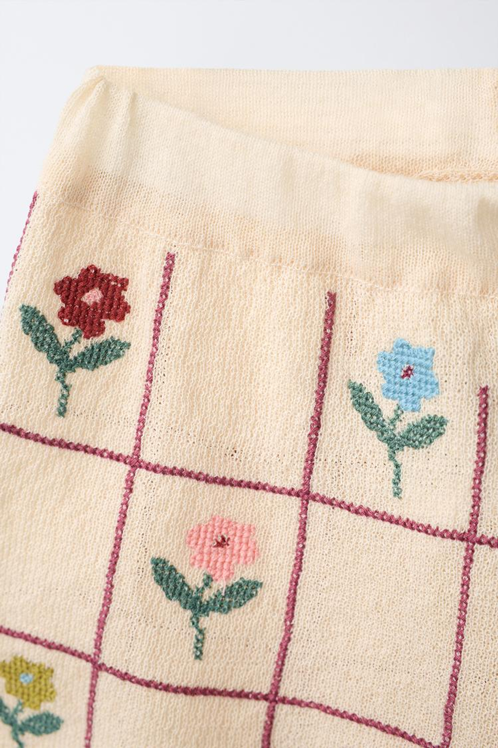 ZARA ТРИКОТАЖНЫЕ ШОРТЫ С ЦВЕТОЧНЫМ ПРИНТОМ, ЦВЕТ СЛОНОВОЙ КОСТИ