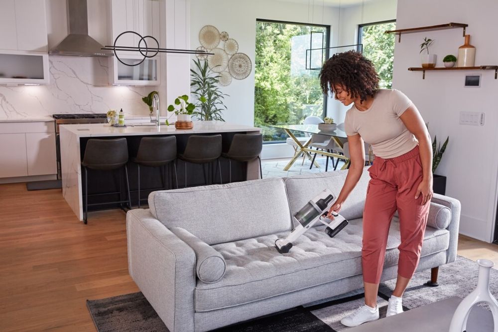 Пылесос беспроводной вертикальный аккумуляторный Greenworks 24В GD24SVK4D, Арт.4701107UB с АКБ 4 А*ч и ЗУ