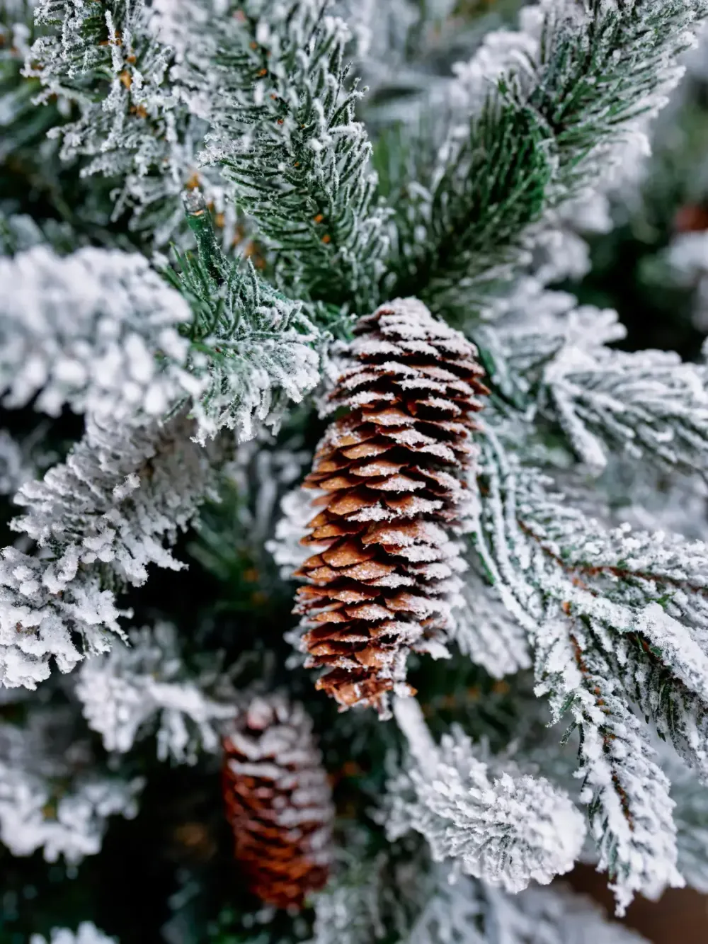 Заснеженная елка с гирляндой встроенной «ile Grande» (Литая+пвх) 180 см / 1,8 м