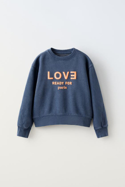 ZARA ТОЛСТОВКА С ЭФФЕКТОМ ПОТЕРТОСТИ И НАДПИСЬЮ, СИНИЙ