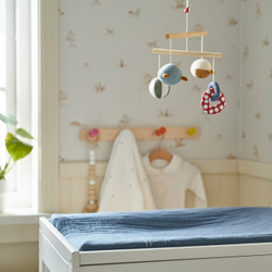 IKEA GULDVÄVARE  (ИКЕА ГУЛДВÄВАРЕ)  -  Детская кроватка-карусель, разноцветная