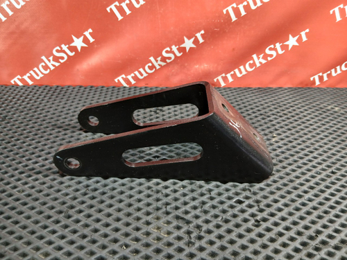 Кронштейн амортизатора переднего