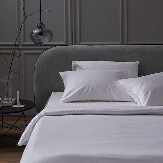 Простыня на резинке из плотного сатина белого цвета из коллекции essential, 180х200х30 см