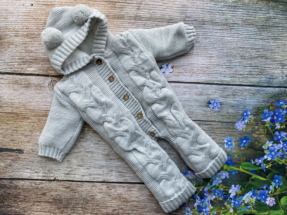 Вязаный комплект на выписку 5 предметов  (Одеяло утеплен., бант, пинетки, комбинезон, шапка) (Цвет: Синий)