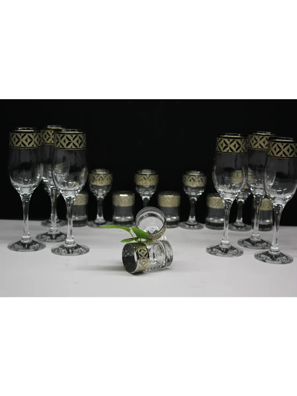 Подарочный набор 18 предметов с бокалом