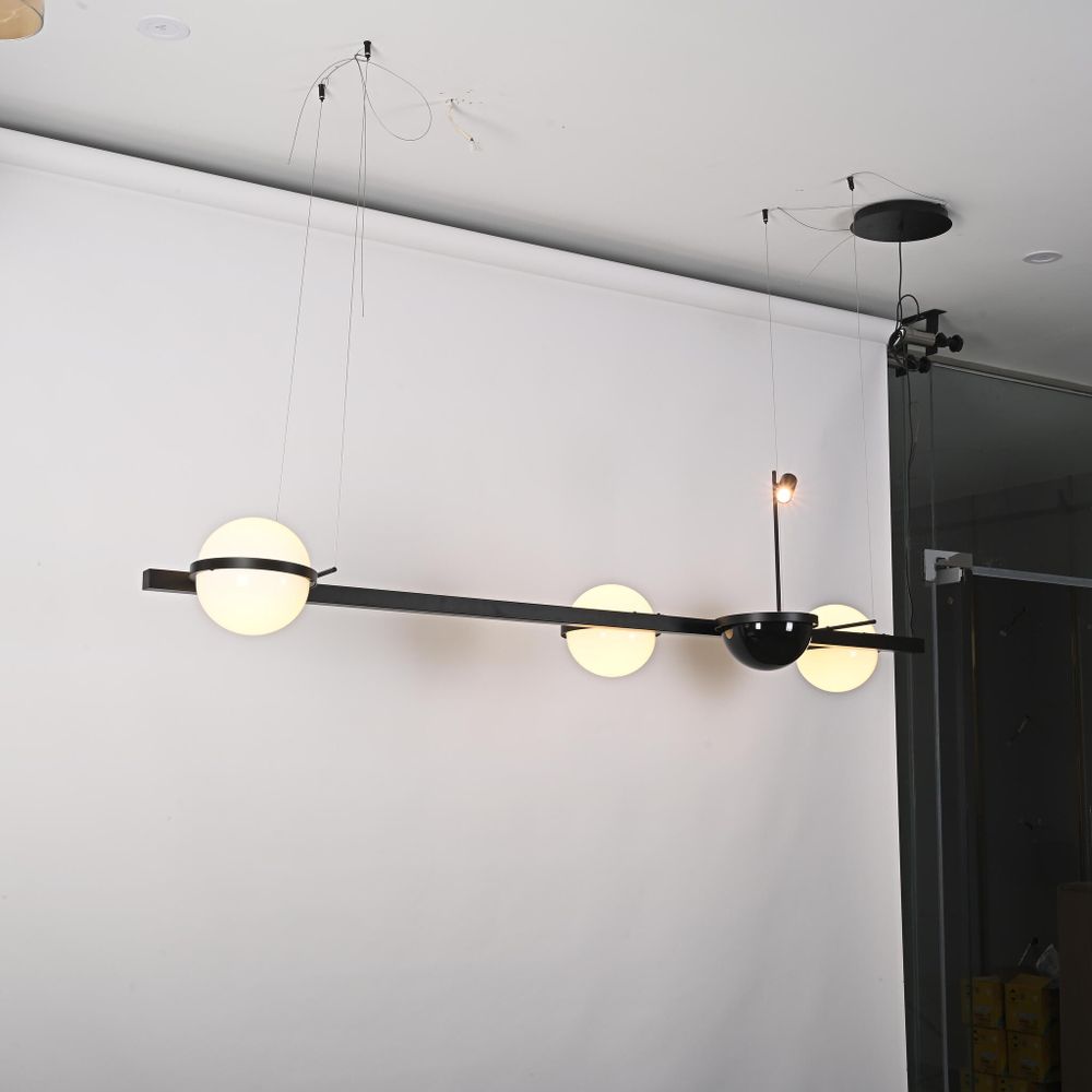 Реечный подвесной светильник PALMA Wall lamp 3 шара + 1 вазон горизонтальная