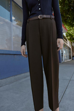 ZARA БРЮКИ С ЗАЩИПАМИ И РЕМНЕМ, ТЕМНО-КОРИЧНЕВЫЙ