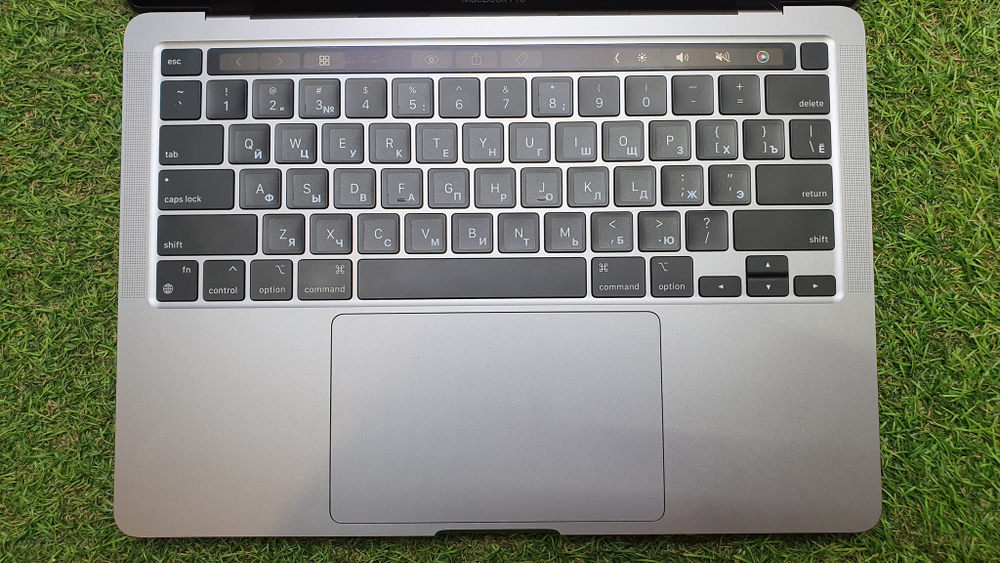 MacBook Pro 13,Retina 2020 A2338 M1/8Gb/28циков