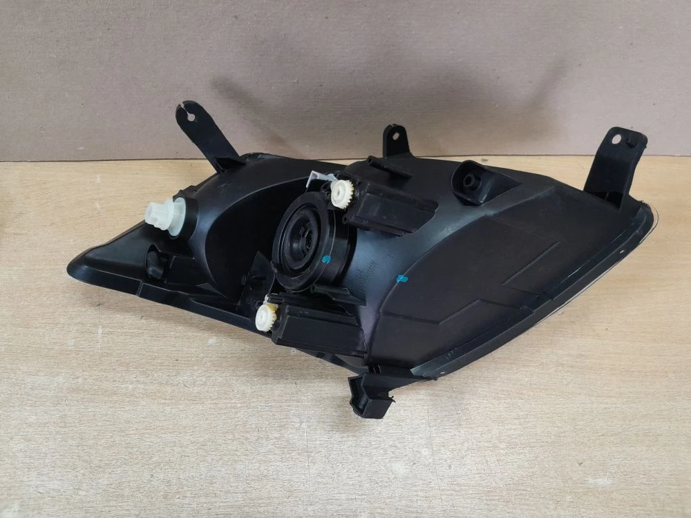 Фара передняя левая Faw 81150TKA00