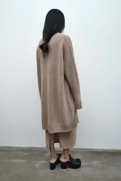 Свитер из шерсти мериноса