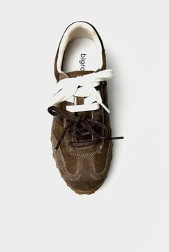 Кроссовки женские