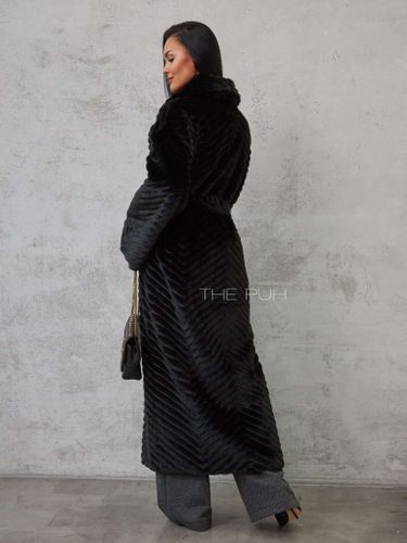 Длинная черная шуба из эко-меха