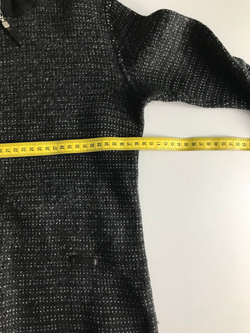 Кофта Valentino из шерсти, визуально на 8 лет