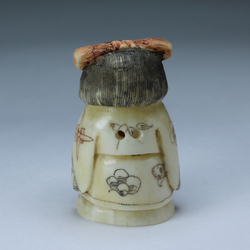 Нэцкэ Гейша с корзиной цветов