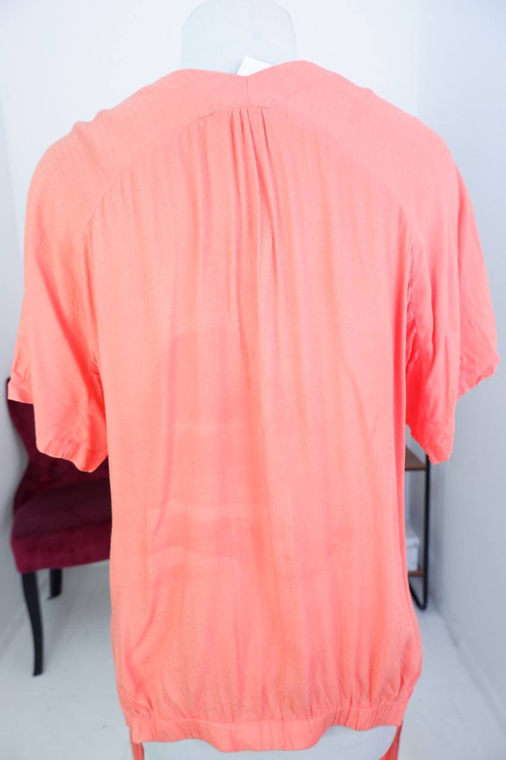 Блузка VASAVIS из вискозы в коралловом оттенке 44 размер