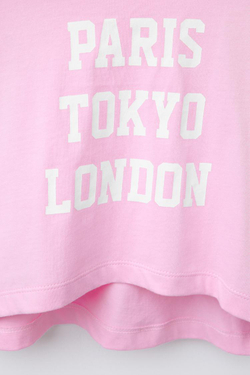 ZARA КОМПЛЕКТ ИЗ ФУТБОЛКИ И ШОРТОВ-БЕРМУДОВ В СТИЛЕ ПРЕППИ, РОЗОВЫЙ