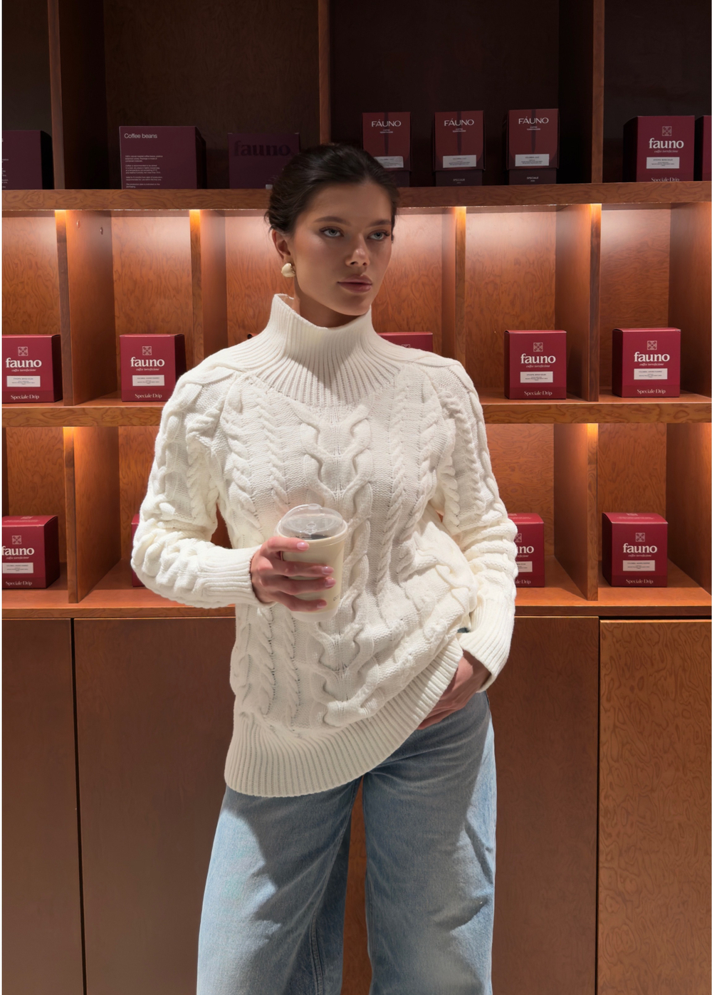 Свитер с косами