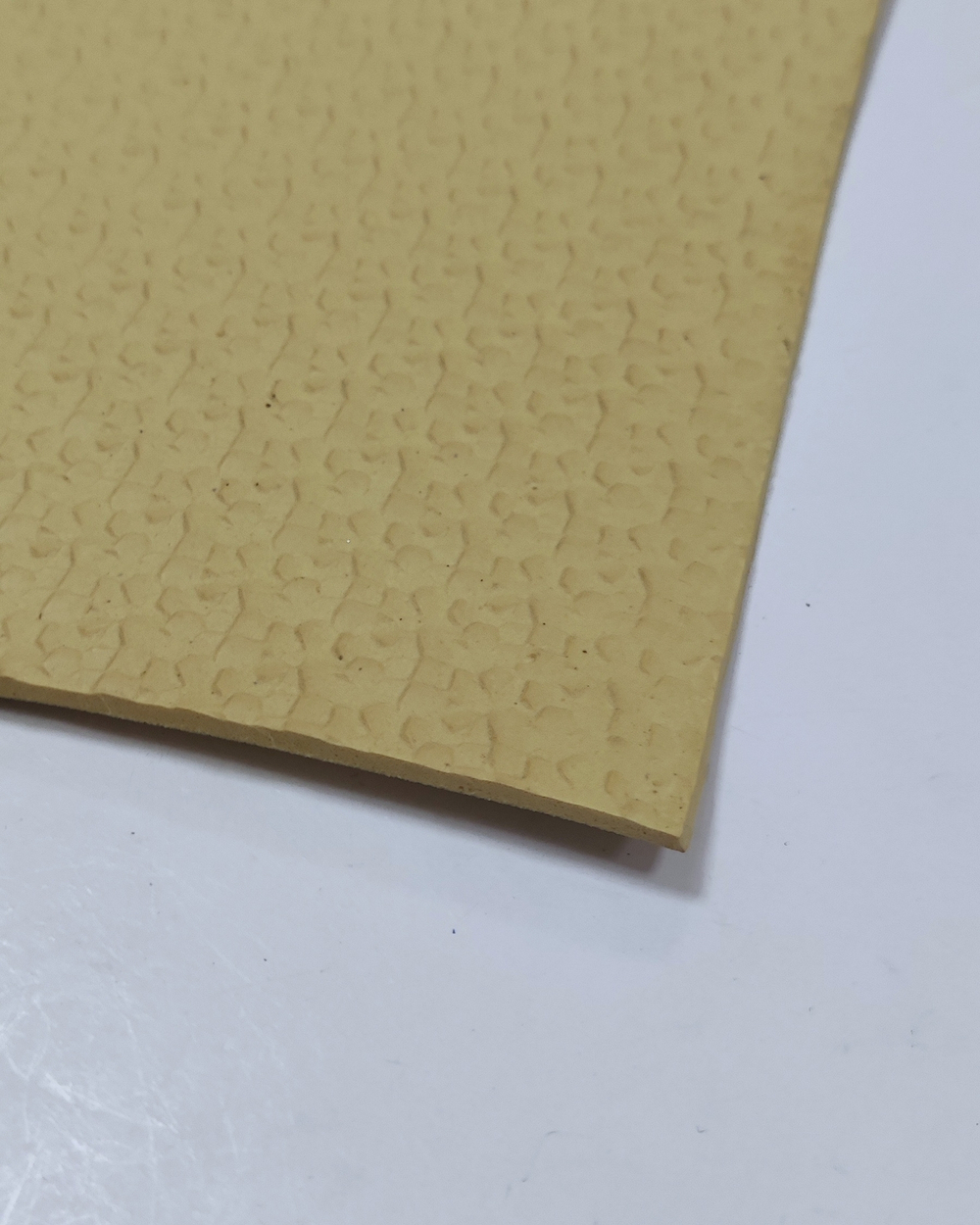 Микропористая резина для тапочек 3мм Бежевая