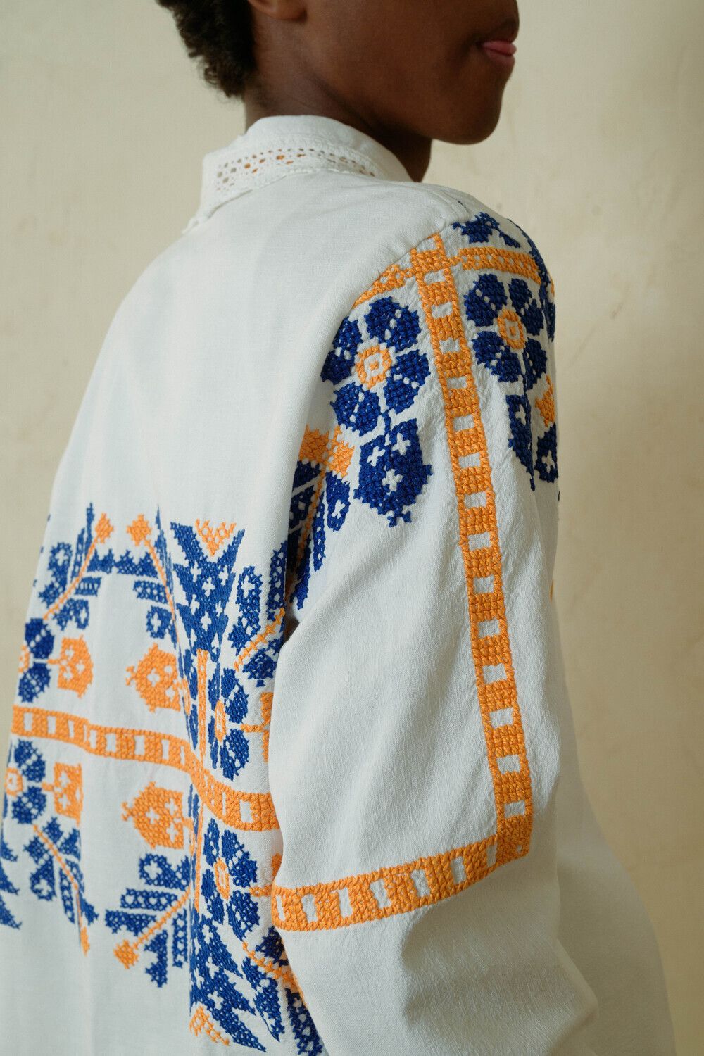 Рубашка Soeurs с Кружевом по Краю / Lace Hem Long Sleeve белая