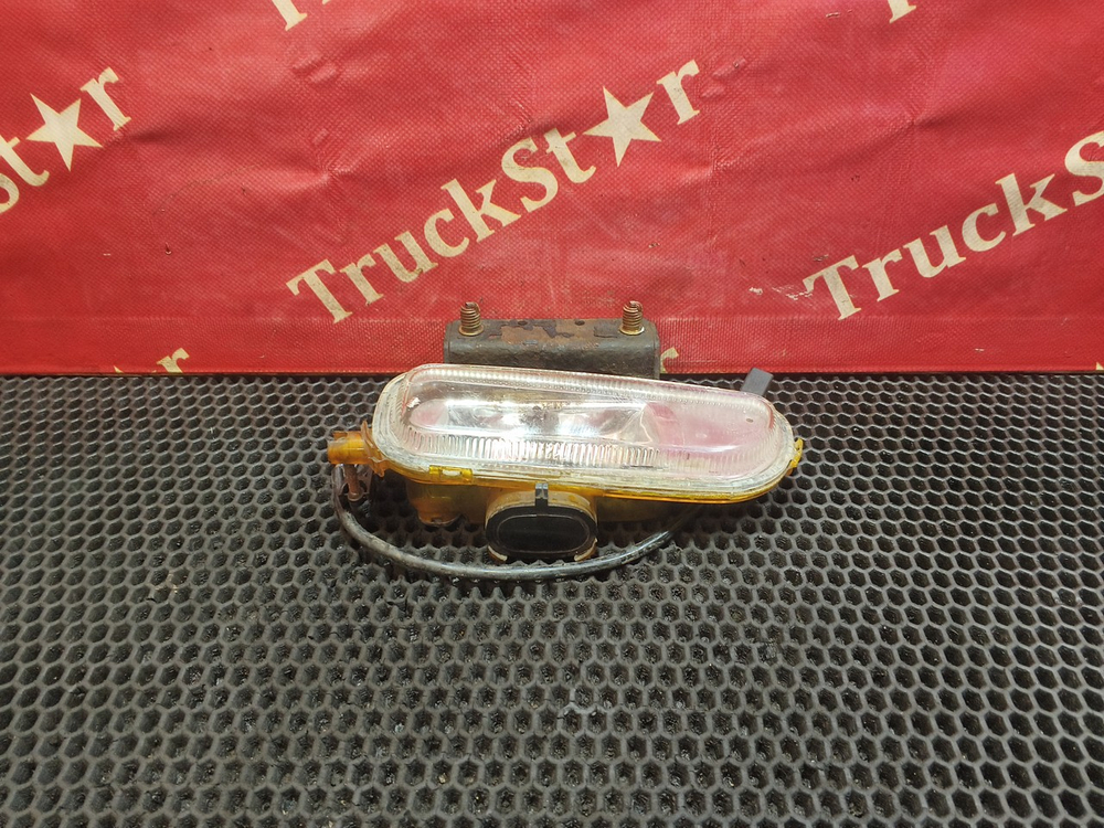 Фара противотуманная левая