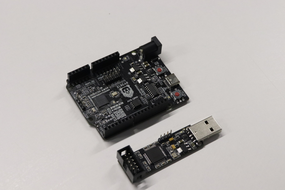 Комплект ELBEAR ACE-UNO DEV KIT 32Мб (MIK32 Амур) + программатор ELJTAG