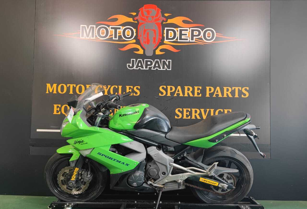 Kawasaki Ninja 400R 2011