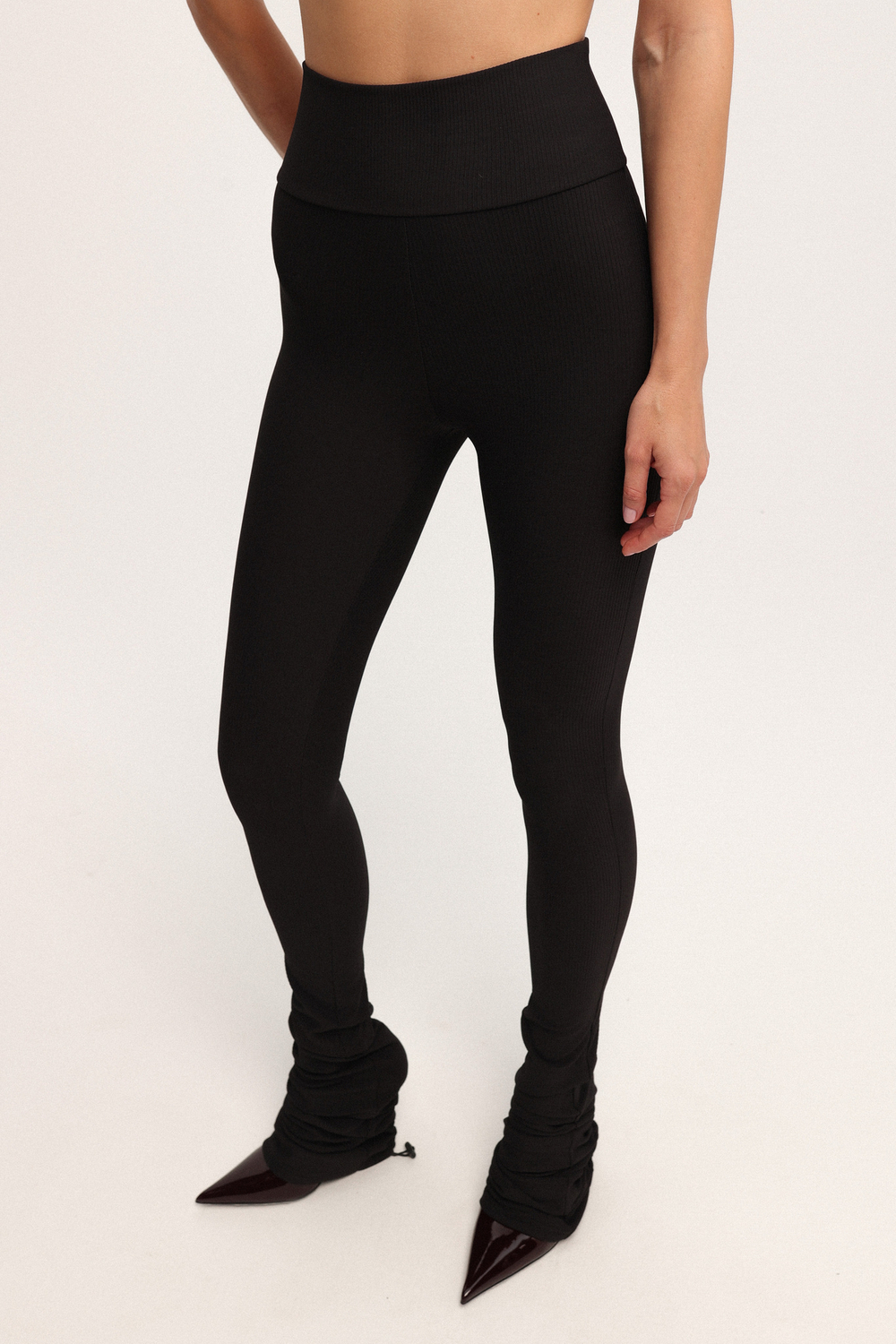 Леггинсы со сборкой в рубчик