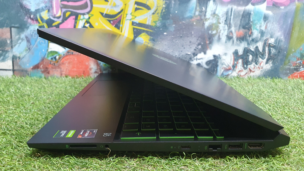 Игровой HP Ryzen 7/16Gb/GTX 1660 Ti 6Gb/144Hz/Pavilion Gaming 15-EC1046UR 1U3B6EA/Windows 10