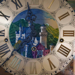 Напольные часы c особым механизмом