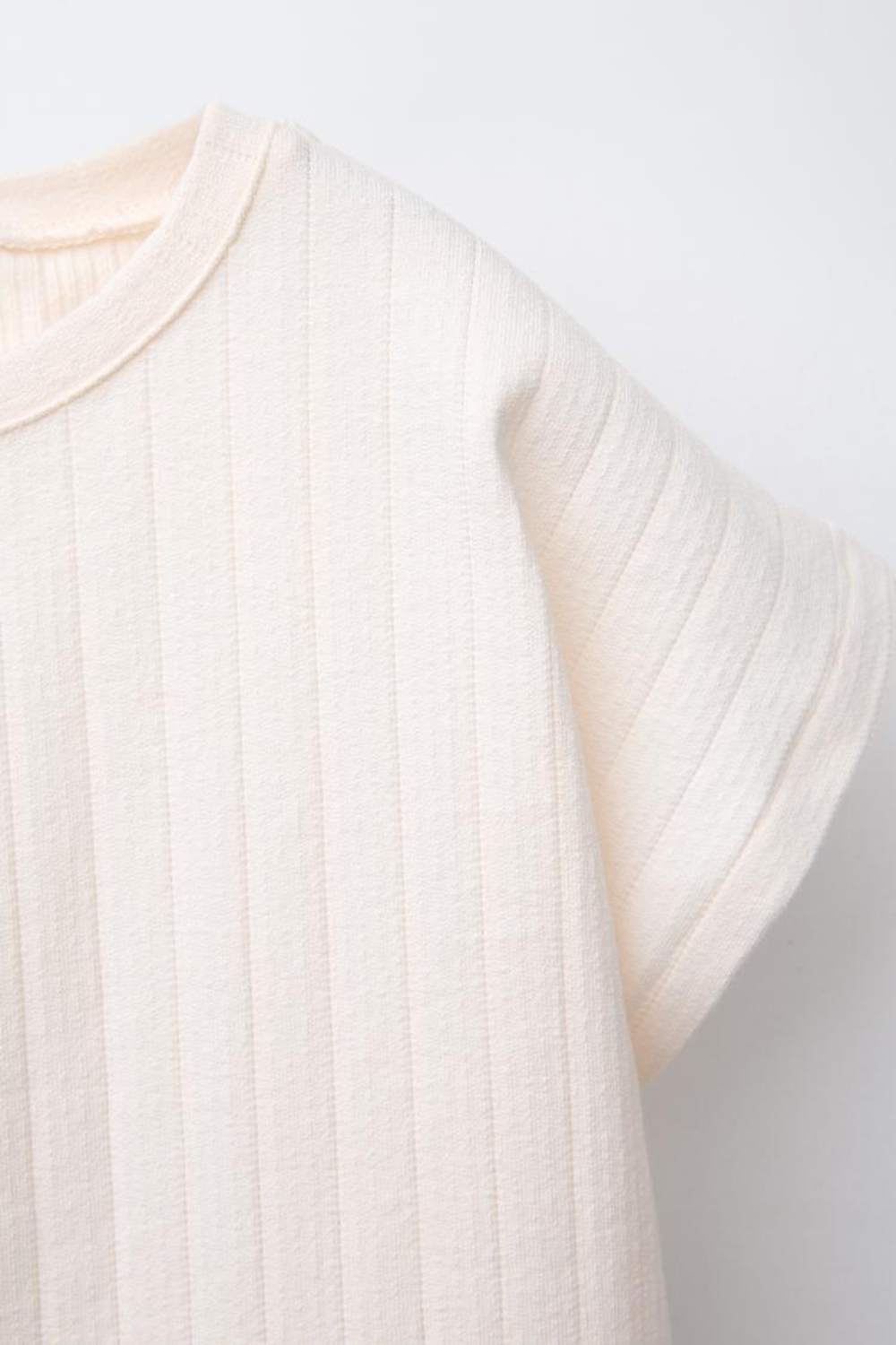 ZARA ЖАККАРДОВАЯ ФУТБОЛКА СО ШВЕЙЦАРСКОЙ ВЫШИВКОЙ, ЭКРЮ