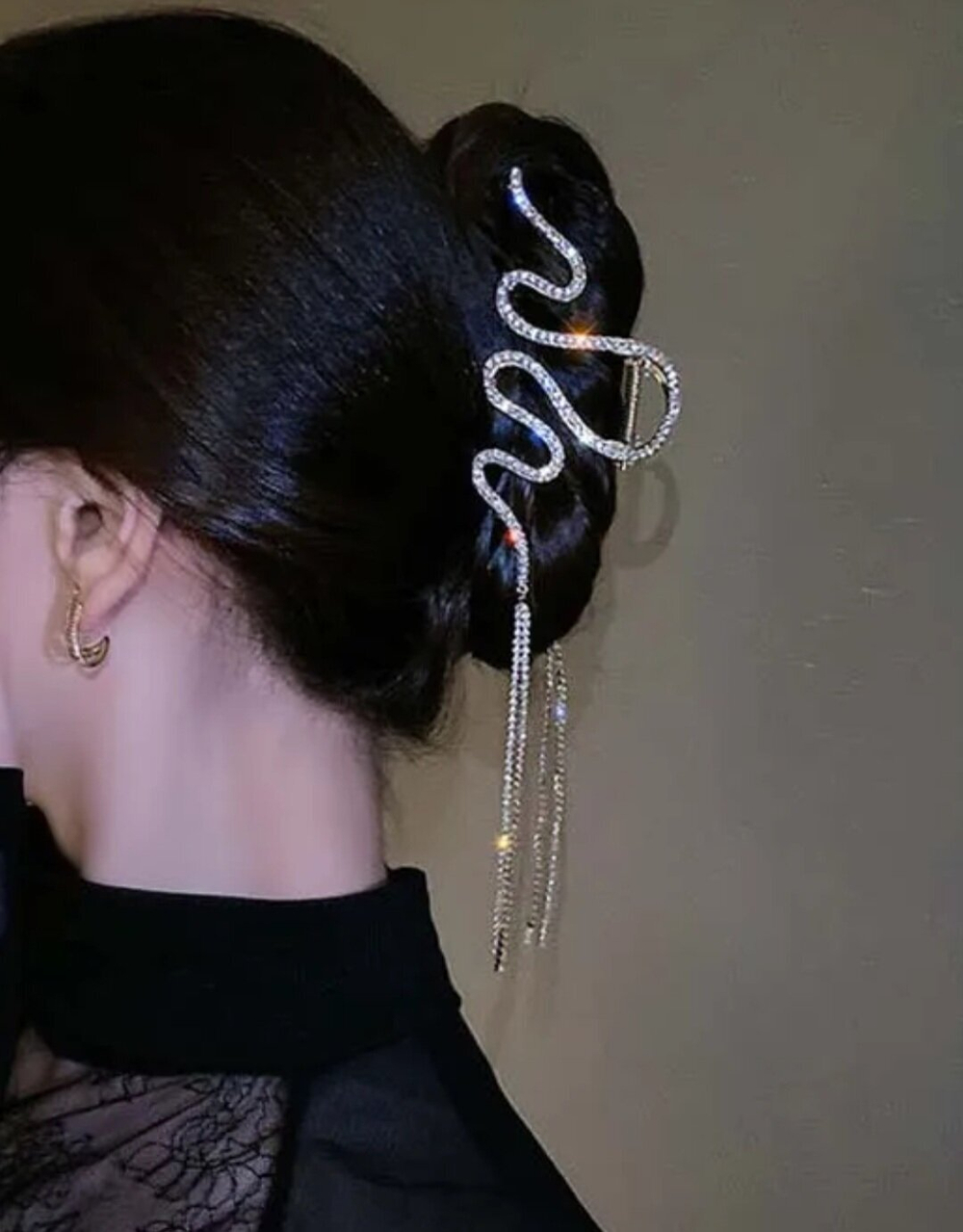 Заколка Краб" Змея со стразами с подвесками из стразов. Символ мудрости и возрождения. Цвет "Серебро"