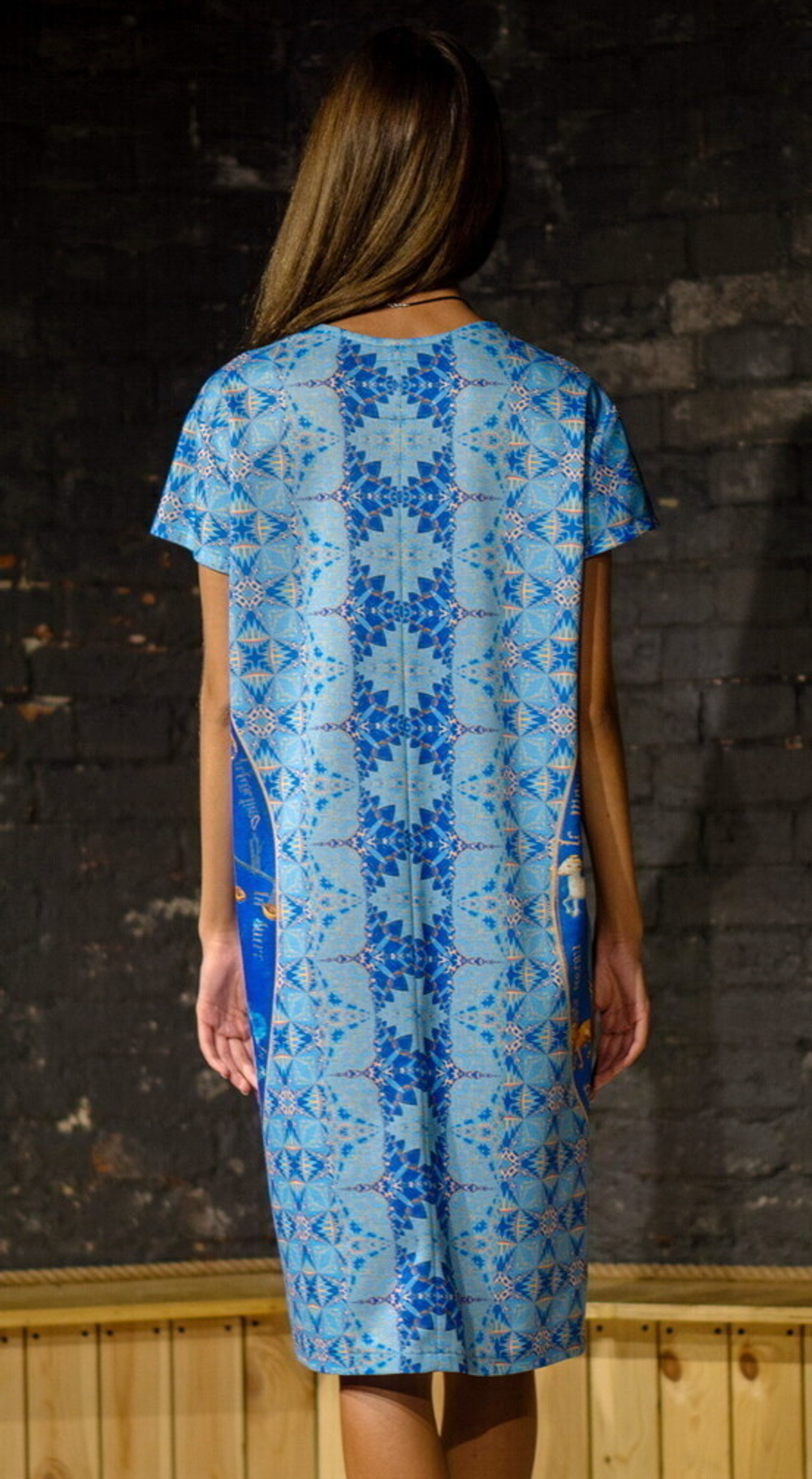 Платье "Свойства вещей", по мотивам миниатюры из "Книги о свойствах вещей" Варфоломея Английского, конец XIII века