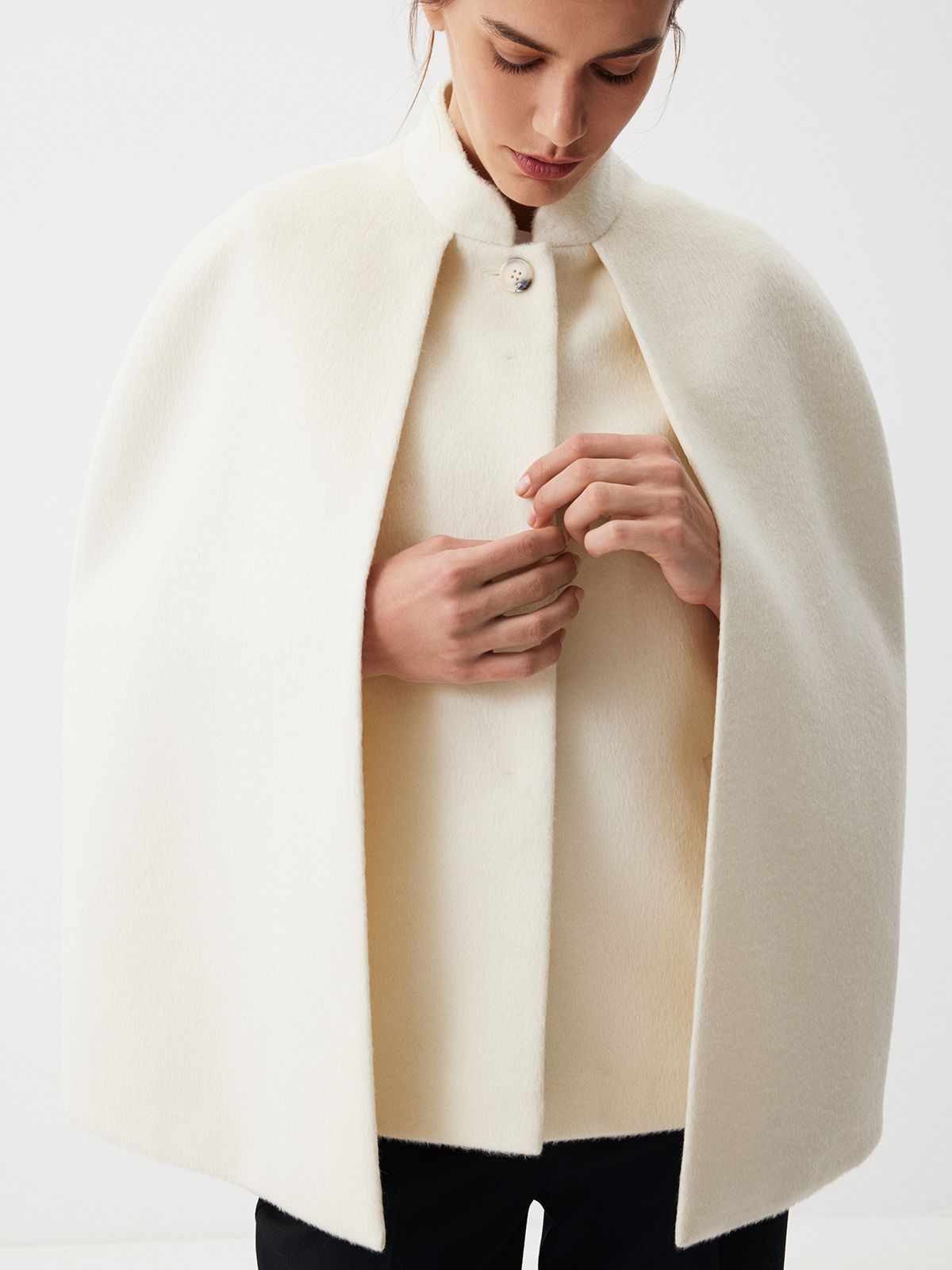 Роскошный кейп из шерсти Grand Opening