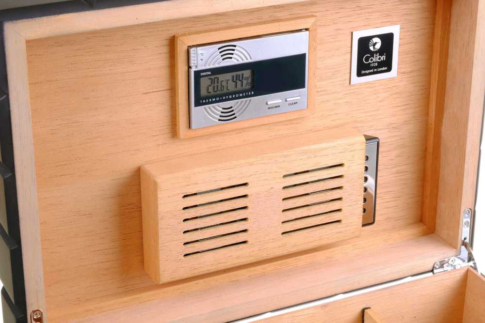 Хьюмидор Colibri Heritage на 80 сигар, Черный лак HU500T1