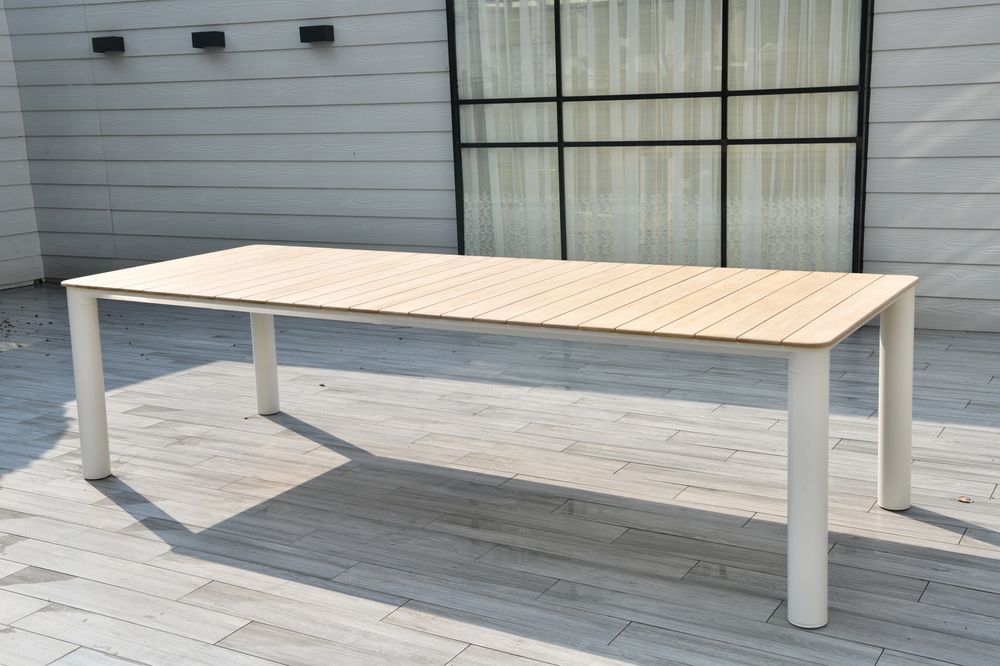 "Прага" обеденный стол с тиковой столешницей и алюминиевым каркасом