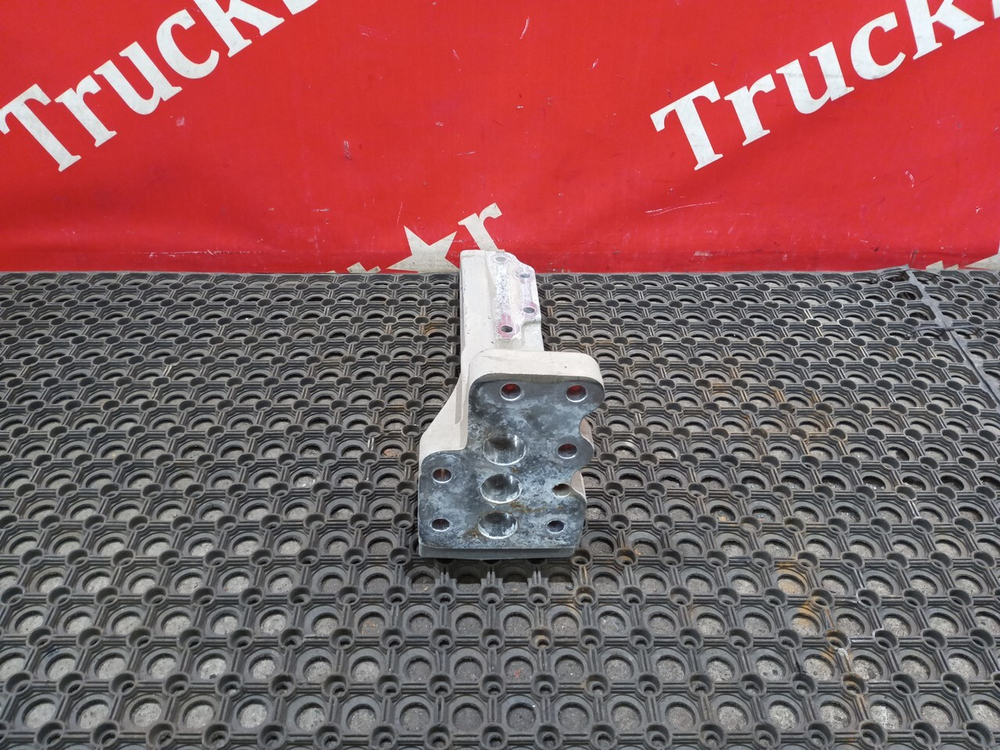 Кронштейн глушителя левый 2023г.