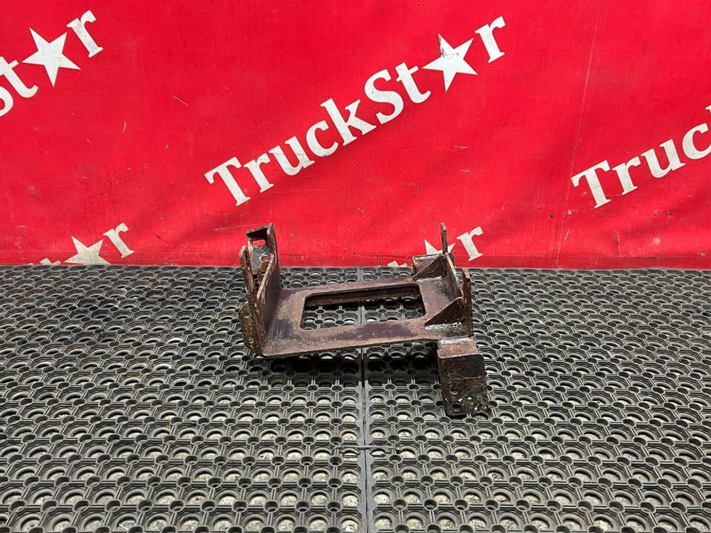 Кронштейн корпуса подножек левый