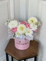 Цветочная композиция в бело-розовой гамме