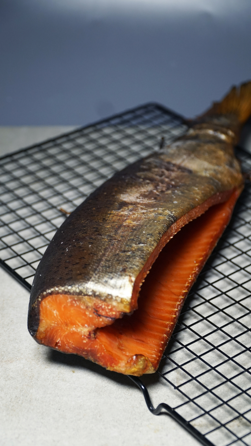 Форель потрошеная холодного копчения 1 сорт