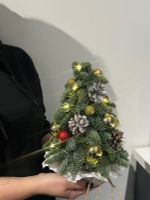 Елочная композиция  h25 см - в красно-золотых оттенках с гирляндой