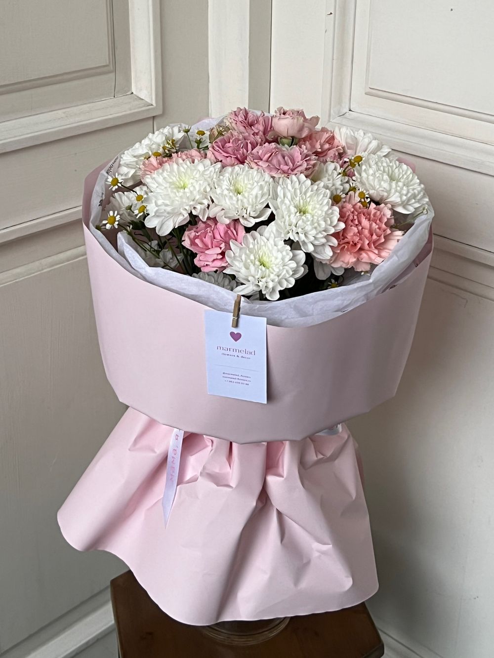 Авторский букет букет с пионовидной кустовой розой КЕНДИ