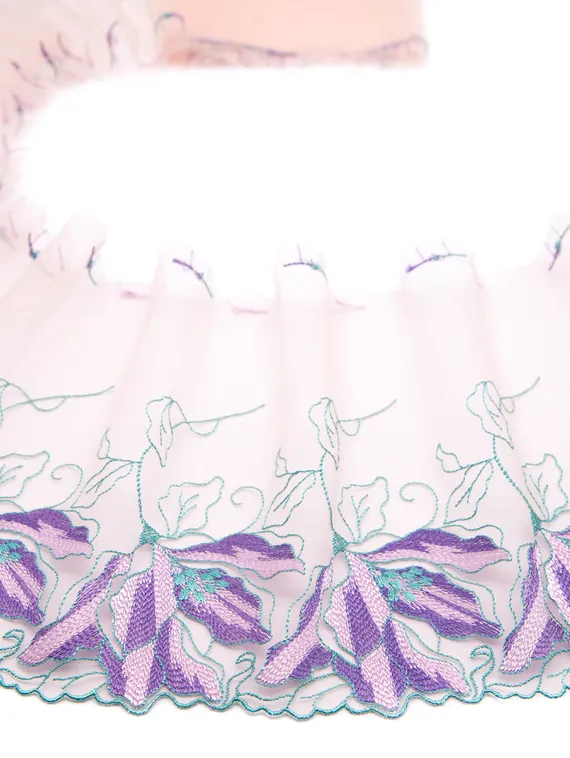 05-78 Вышивка на неэл. сетке 20 см, телесный/ментол/сирень (левая)