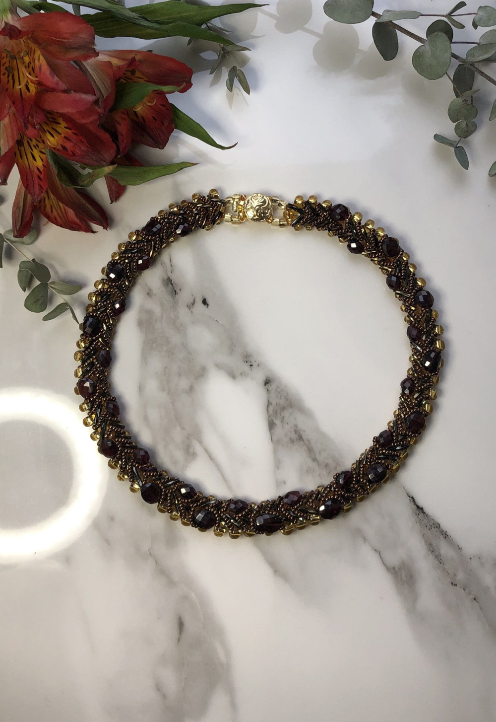 Колье из бисера "Змейка" ручной работы 48 см с камнем Гранат (альмандин)