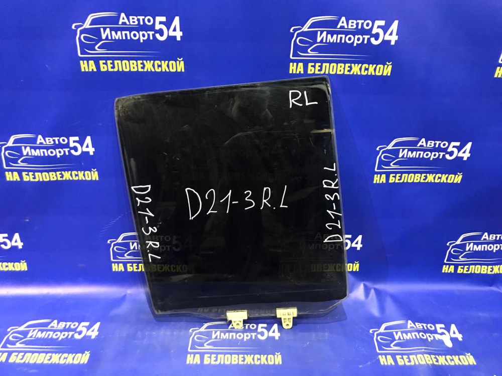 Стекло двери задней левой NISSAN TERRANO 1991