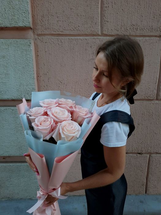 Букет премиальных роз Ройслин 60 см (в упаковке)