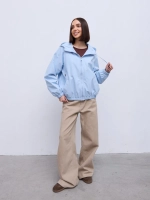 Ветровка с капюшоном