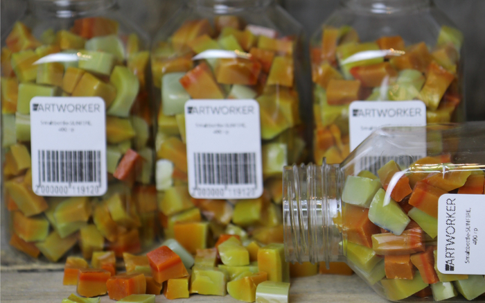 Колотая смальта в бутылках