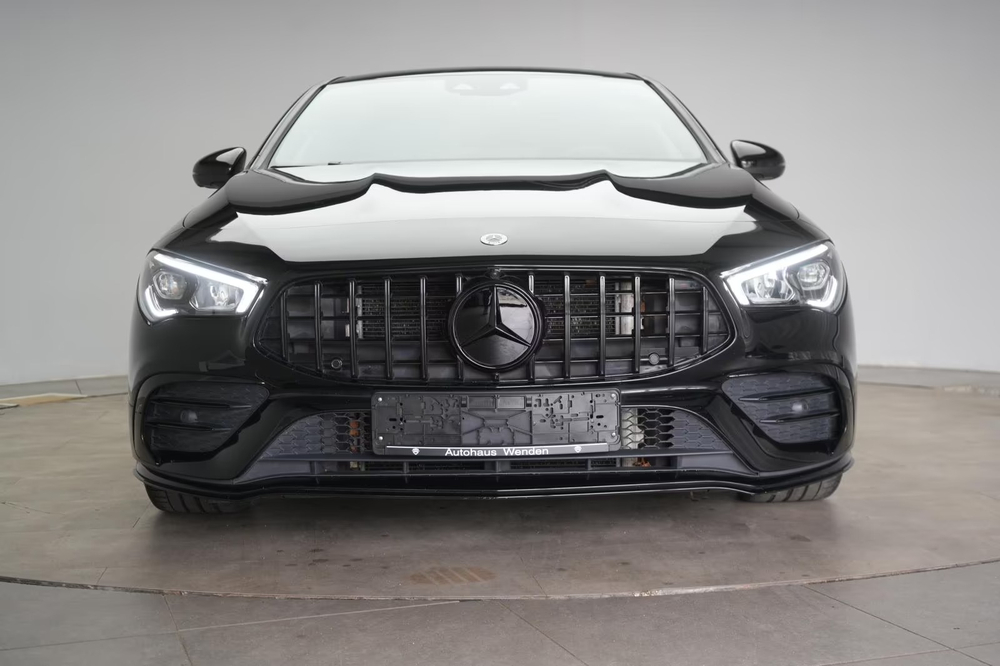 Mercedes-Benz CLA 35 AMG Shooting Brake