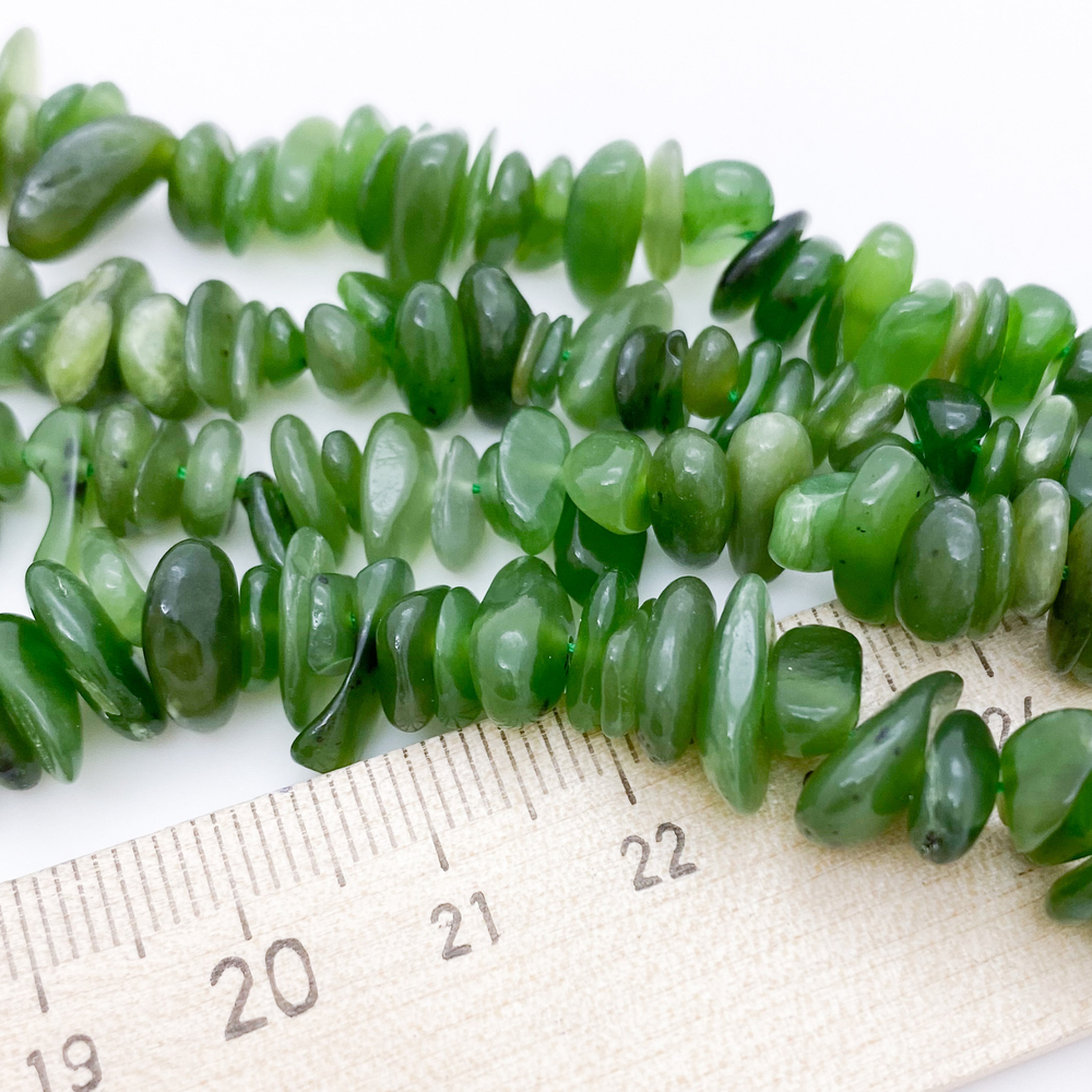 Нефрит, крошка 4-8 мм, цена за нить 38 см