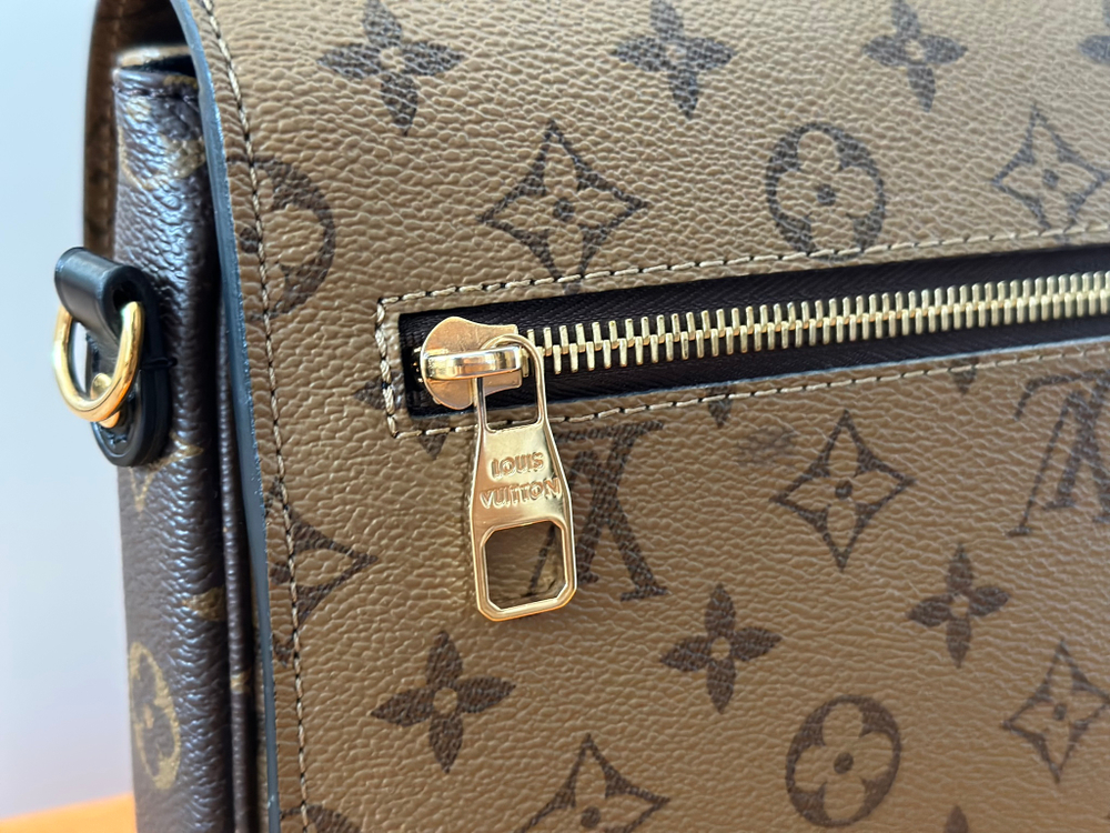 Сумка Louis Vuitton POCHETTE METIS
